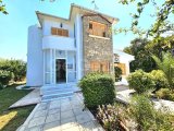 KKTC Girne Karaoğlanoğlunda Denize Sıfır 3+1 Satılık Villa