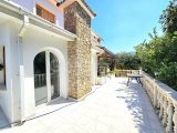 KKTC Girne Karaoğlanoğlunda Denize Sıfır 3+1 Satılık Villa