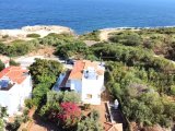 KKTC Girne Karaoğlanoğlunda Denize Sıfır 3+1 Satılık Villa