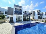 KKTC Karmi'de Site İçerisinde Eşyalı Satılık 4+1 Havuzlu Lüks Villa