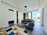 KKTC Karmi'de Site İçerisinde Eşyalı Satılık 4+1 Havuzlu Lüks Villa