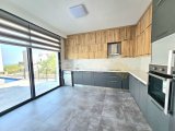 KKTC Karmi'de Site İçerisinde Eşyalı Satılık 4+1 Havuzlu Lüks Villa