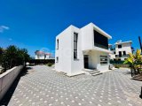 KKTC GİRNE KARŞIYAKA BÖLGESİNDE SATILIK MÜSTAKİL VİLLA