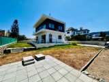 KKTC GİRNE KARŞIYAKA BÖLGESİNDE SATILIK MÜSTAKİL VİLLA