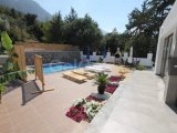 Lapta’da Günlük Kiralık 4+1 Villa – Yüzme Havuzlu, Minimum 3 Gün Konaklama