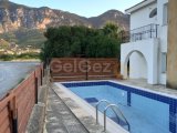 Girne, Lapta bölgesinde anayola yakın satılık 3+1 villa