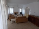 Girne, Lapta bölgesinde anayola yakın satılık 3+1 villa