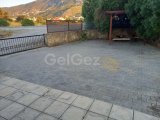 Girne, Lapta bölgesinde anayola yakın satılık 3+1 villa