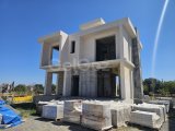 KKTC Girne Lapta'da Takas İmkanlı Denize Yürüyüş Mesafesinde Satılık 3+1 Villa