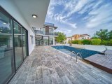 KKTC Girne Zeytinlik Bölgesinde Satılık Türk Tapulu Lüks 4+1 Havuzlu Villa