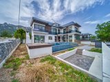 KKTC Girne Zeytinlik Bölgesinde Satılık Türk Tapulu Lüks 4+1 Havuzlu Villa