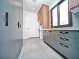 KKTC Girne Zeytinlik Bölgesinde Satılık Türk Tapulu Lüks 4+1 Havuzlu Villa