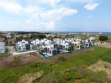 Girne, Karşıyaka bölgesinde satılık muhteşem 4+1 villa