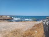 Girne Karşıyaka bölgesinde denize çok yakın bir mesafede satılık 4+1 müstakil ev