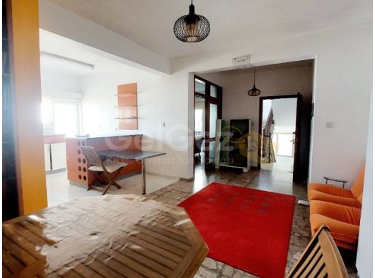 Girne merkezde kız öğrencilere ( lord palas) kiralık 2+1 daire