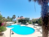 Girne Edremitte 3+1 daire sitede