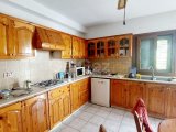 Girne merkezde satılık 4+1 bahçeli daire