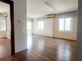 Girne merkezde satılık Türk koçanlı 1+1 daire