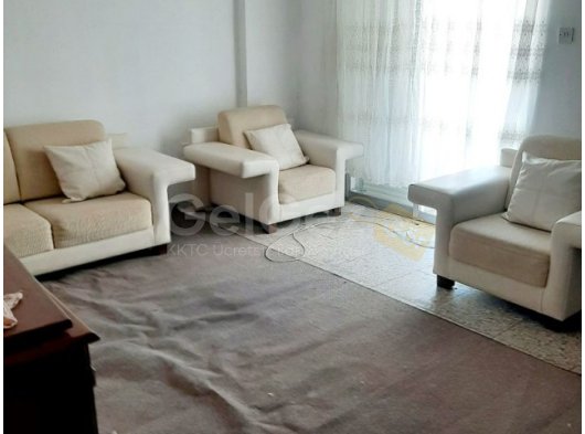 Girne merkezde 3+1 satılık daire Türk malı