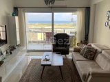 İskelede havuzlu site içerisinde deniz manzaralı daire