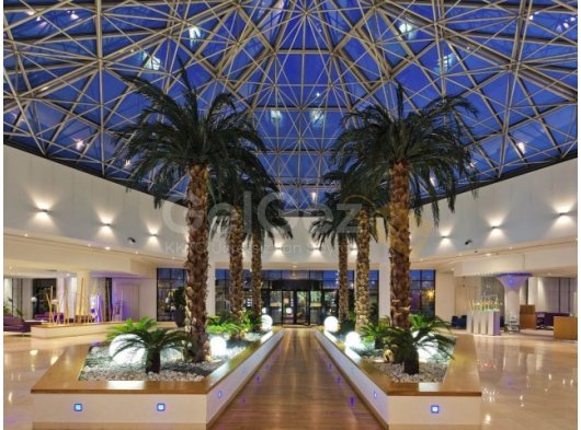 KIBRISTA ÇALIŞIR VAZİYETTE SATILIK CASINOLU HOTEL
