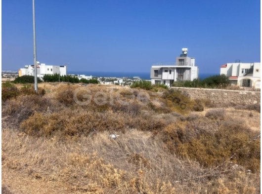 Girne, Çatalköy'de satılık Muhteşem Deniz, Dağ manzaralı arsa