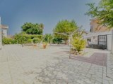 Girne Karaoğlanoğlu'nun prestijli bölgesinde satılık 4+1 muhteşem villa