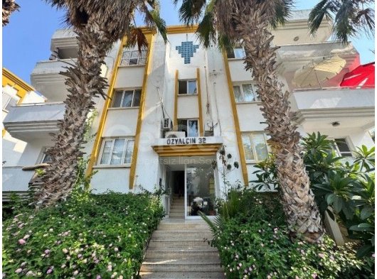 Girne Merkezde 3+1 Satılık