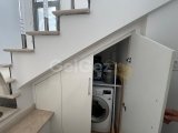 Girne, Çatalköy‘de dağ ve deniz manzaralı satılık 4 + 1 villa