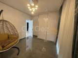 Girne, Çatalköy‘de dağ ve deniz manzaralı satılık 4 + 1 villa