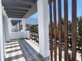 Girne Karaoğlanoğlu'nda Satılık Muhteşem Dağ ve Deniz Manzaralı 3+1 Villa!