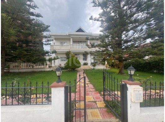 Girne Karaoğlanoğlu'nda satılık geniş 4+1 villa