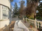 Girne Karaoğlanoğlu'nda satılık geniş 4+1 villa