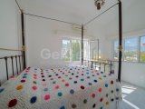 Acil satılık! ﻿Girne, Zeytinlikte Denize yakın satılık 3+1 villa
