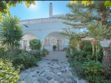 Acil satılık! ﻿Girne, Zeytinlikte Denize yakın satılık 3+1 villa