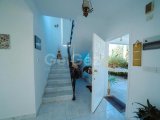 Acil satılık! ﻿Girne, Zeytinlikte Denize yakın satılık 3+1 villa