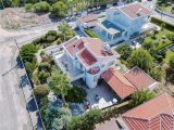 Acil satılık! ﻿Girne, Zeytinlikte Denize yakın satılık 3+1 villa