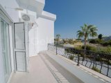 Acil satılık! ﻿Girne, Zeytinlikte Denize yakın satılık 3+1 villa