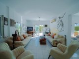 Acil satılık! ﻿Girne, Zeytinlikte Denize yakın satılık 3+1 villa