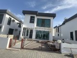 Lefkoşa, Gönyeli Yenikent‘te satılık 4 + 1 villa