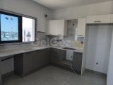 Lefkoşa Küçük Kaymaklı’da Dağ ve şehir manzaralı Türk Koçanlı Lüks Penthouse