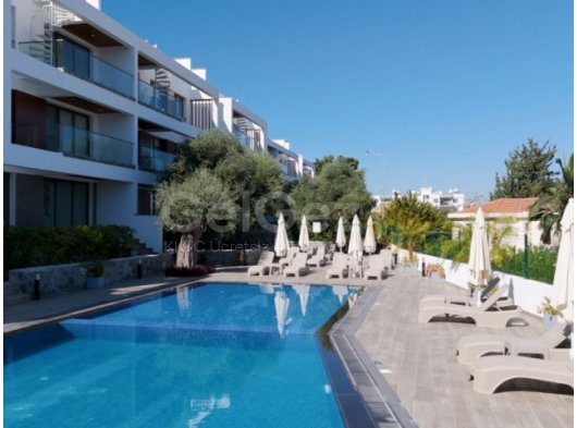 Alsancak'ta Manzaranın Zirvesinde: Jakuzili Roof Teraslı Lüks Penthouse!