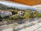 Alsancak'ta Manzaranın Zirvesinde: Jakuzili Roof Teraslı Lüks Penthouse!