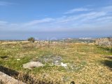 Girne Arapköy'de satılık Eşsiz Manzaralı Arsa