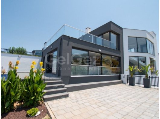 Girne Arapköy’de satılık 4+2 Ultra Lüks Villa Vadi ve Deniz Manzaralı