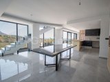 Girne Arapköy’de satılık 4+2 Ultra Lüks Villa Vadi ve Deniz Manzaralı