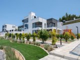 Girne Arapköy’de satılık 4+2 Ultra Lüks Villa Vadi ve Deniz Manzaralı