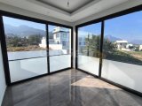 Girne Çatalköy'de Muhteşem Manzaralı 4+1 Havuzlu Lüks villa