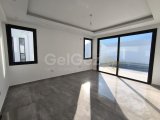 Girne Çatalköy'de Muhteşem Manzaralı 4+1 Havuzlu Lüks villa