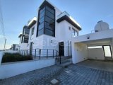 Girne Çatalköy'de Muhteşem Manzaralı 4+1 Havuzlu Lüks villa